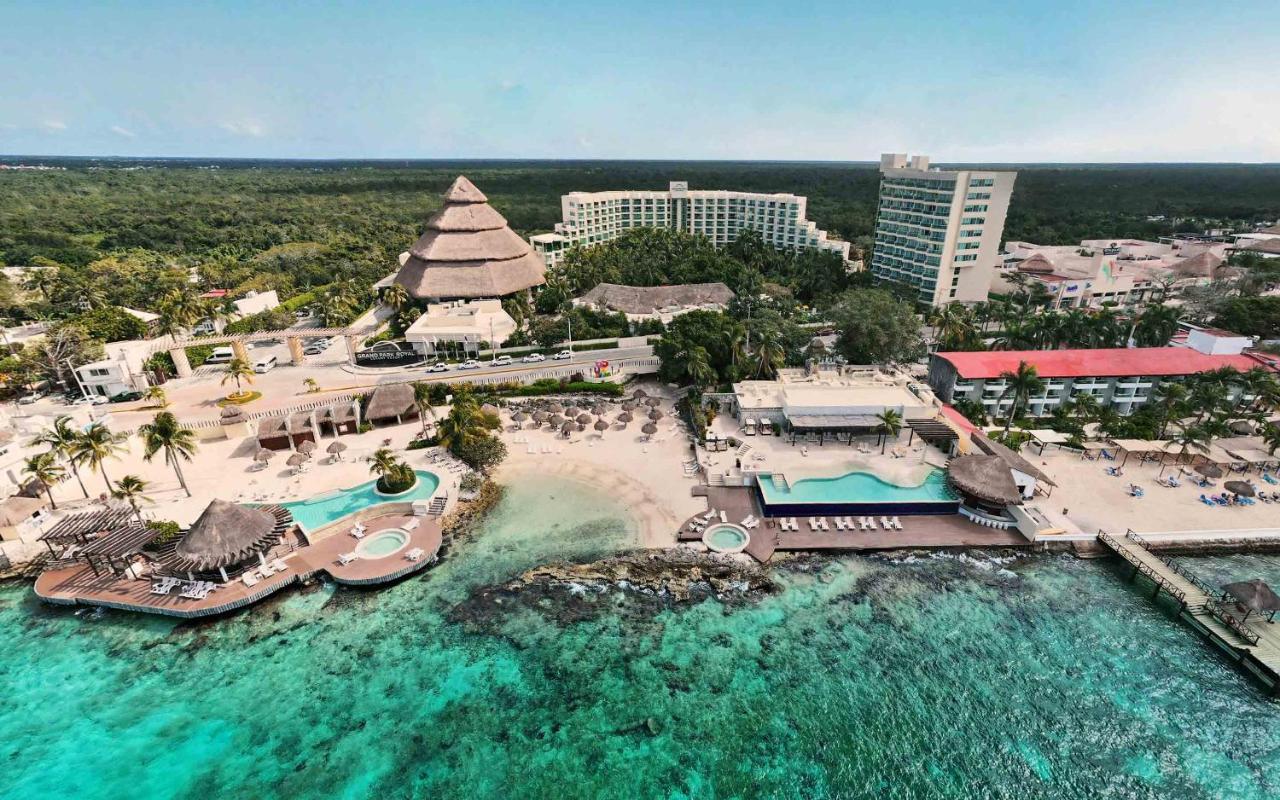 Hotel Grand Park Royal Cozumel Esterno foto Aerial view of the resort